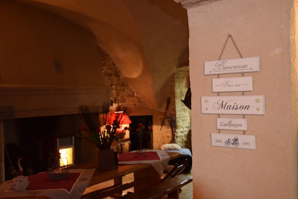Chateau Des Aiguilles Saint-Rémy-de-Chargnat Dış mekan fotoğraf