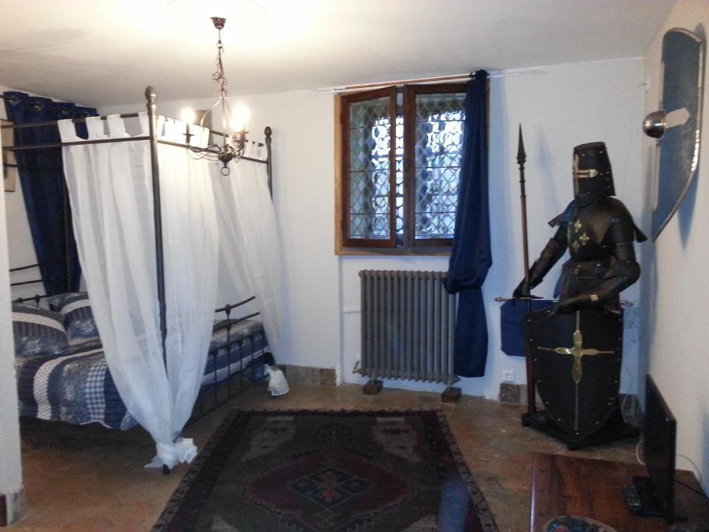 Chateau Des Aiguilles Saint-Rémy-de-Chargnat Oda fotoğraf
